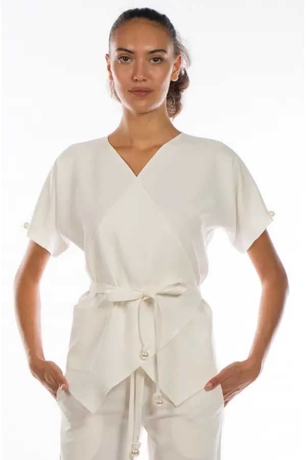 Bluza medicala petrecuta alba