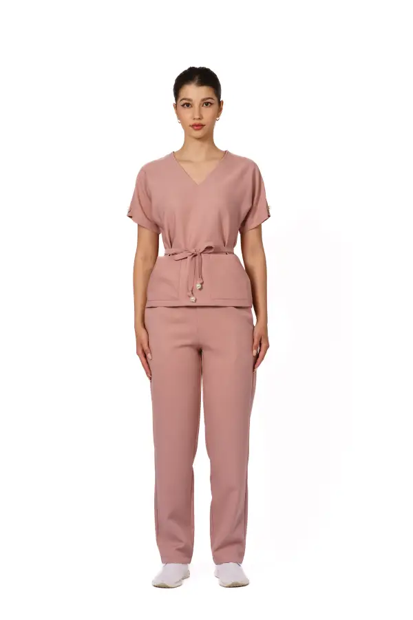 Uniforma medicala, Laura Olteanu, roz