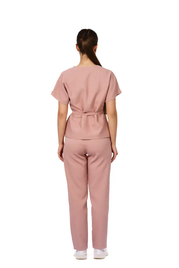 Uniforma medicala, Laura Olteanu, roz